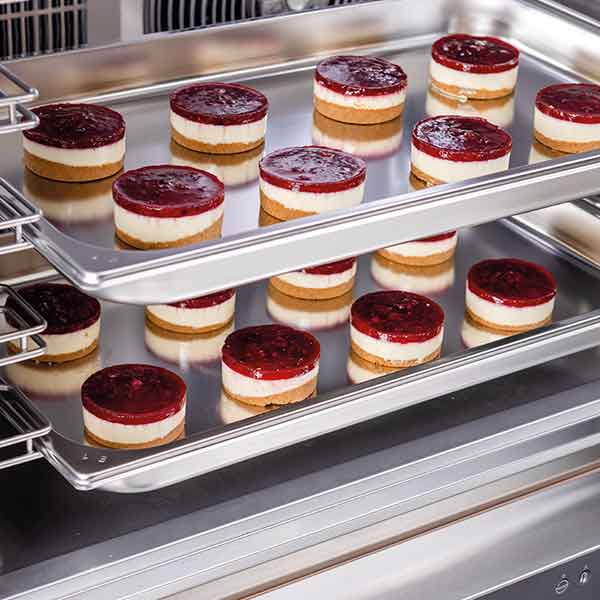 Crosswise şok soğutucuda hazırlanan cheesecake ürünleri
